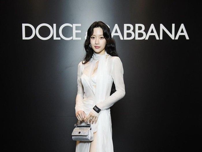 Moon Ga Young diumumkan sebagai global ambassador Dolce&Gabbana