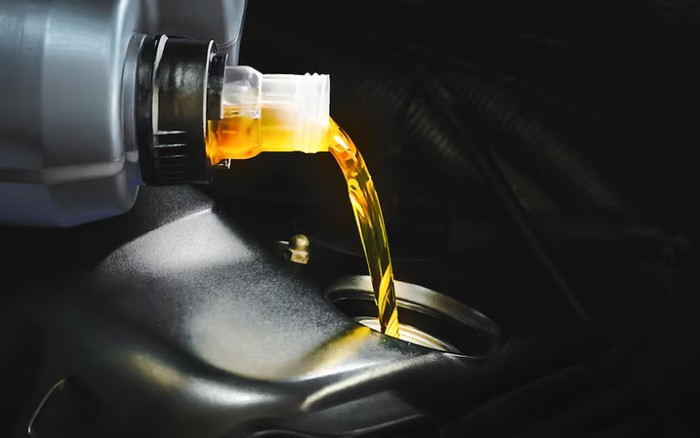 Ganti oli motor.