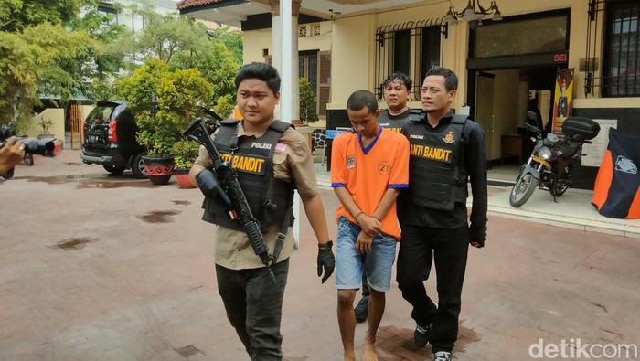 Pelaku jambret di kawasan religi Sunan Ampel Surabaya