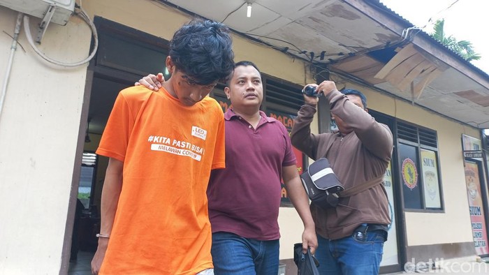 Pelaku jambret selamat usai bertabrakan dengan truk di Jambi.