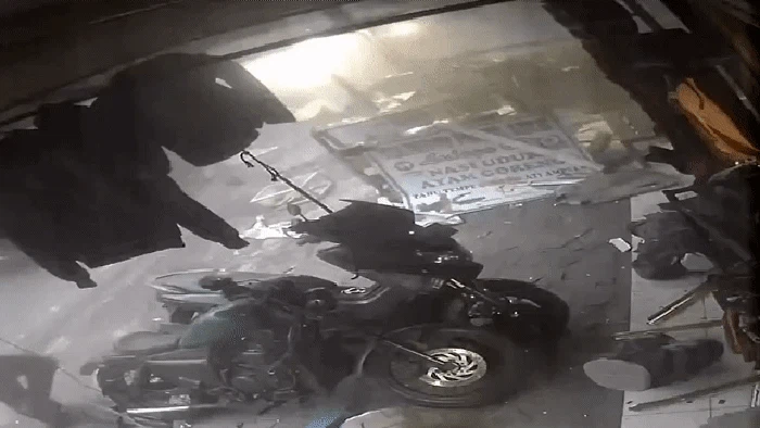 Rekaman CCTV suasana saat tabung gas meledak di Sukabumi.