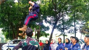 Relawan Guru Muda Pijar Batch 3 Ikut Pelatihan Survival, Intip Keseruannya!