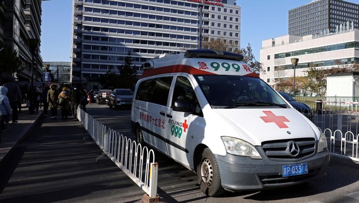 FILE PHOTO: An ambulance leaves a children's hospital in Beijing, China November 24, 2023. REUTERS/Florence Lo/File Photo