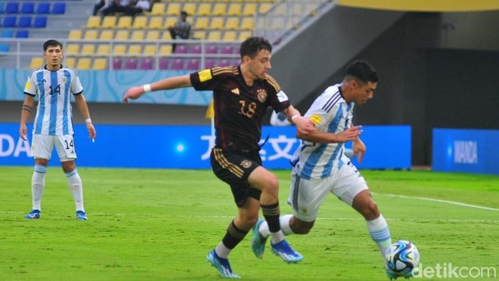 Semifinal Argentina U-17 vs Jerman U-17 di Stadion Manahan Solo, Selasa (28/11/2023).Z