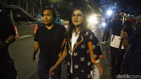Selain Vita, KPK memanggil sejumlah pihak untuk diperiksa terkait kasus SYL hari ini. Mereka diantaranya, Suwandi (Dirjen Tanaman Pangan), Prihasto Setyanto (Dirjen Hortikultura), Zulkifli (Karo Organisasi dan Kepegawaian), Merdian Tri Hadi (Sespri Sekjen) dan Atik Chandra (Direktur PT Indo Raya Mitra Persada 168).