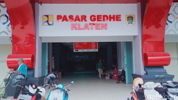 Suasana Pasar Gedhe Klaten jelang diresmikan.