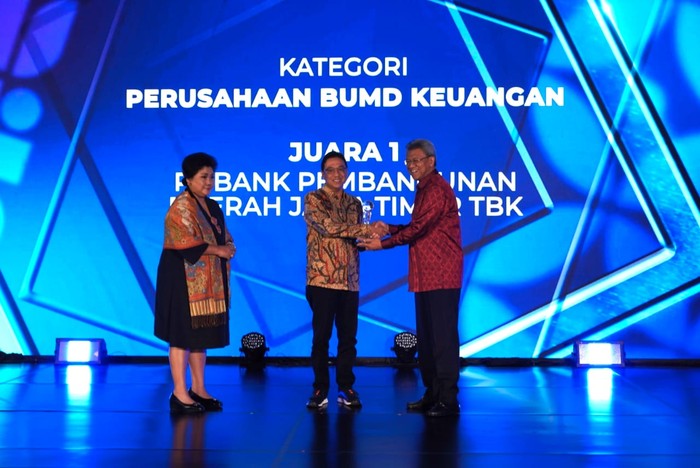 Tambah Koleksi Penghargaan, Bank Jatim Raih Juara 1 ARA 2022