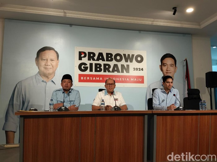 TKN Prabowo Gibran saat konferensi pers (Astrid Meishella/detikcom).