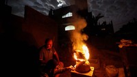 Wali Kota Gaza, Yahya al-Siraj, juga mengeluh hal yang sama. Tanpa bahwa tanpa bahan bakar, wilayah tersebut tidak dapat memompa air bersih. 