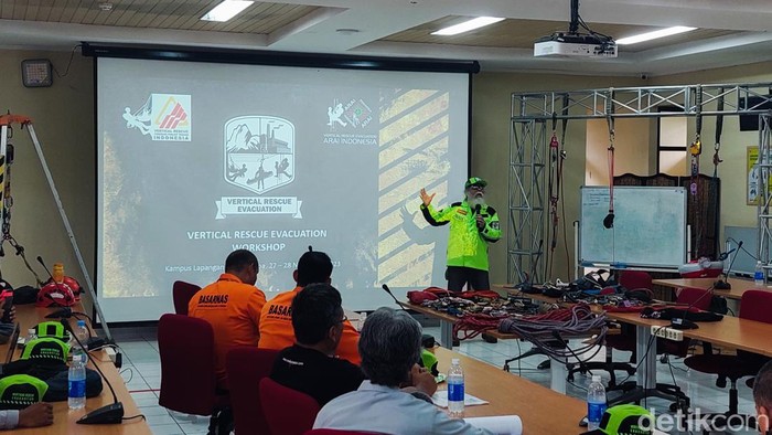 Workshop Vertical Rescue di Gunung Masigit, KBB
