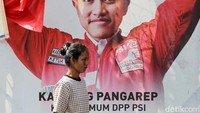 Spanduk Ketum PSI Kaesang Pangarep juga mejeng di kawasan Tanjung Priok.  