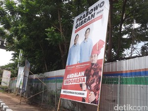Area Terlarang di Jl Urip Sumoharjo-Ahmad Yani Makassar Masih Ramai APK Caleg