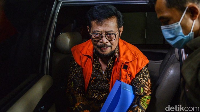 Mantan Menteri Pertanian Syahrul Yasin Limpo (SYL) mendatangi pemeriksaan di Bareskrim Polri, Jakarta, Rabu (29/11/2023). SYL diperiksa sebagai saksi kasus pemerasan yang menjerat Ketua KPK nonaktif Firli Bahuri.