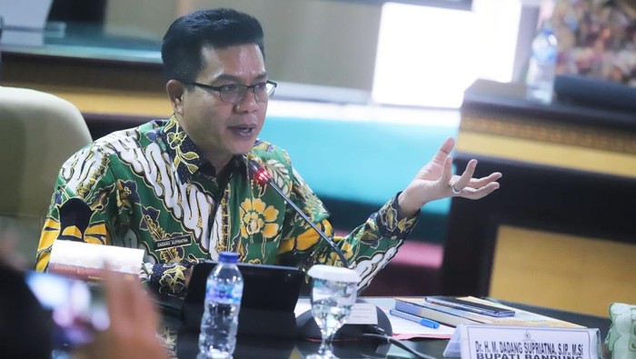 Bupati Banduing Dadang Supriatna