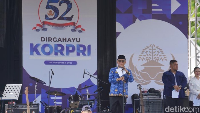 Bupati Bogor Iwan Setiawan mengingatkan ASN Pemkab Bogor untuk menjaga netralitas dalam Pemilu 2024. Hal itu disampaikan dalam peringatan Hari Korpri ke-52. (Rizky AM/detikcom)
