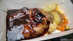 Rela Antre Panjang demi Chicken Steak Buatan Mantan Pramugari
