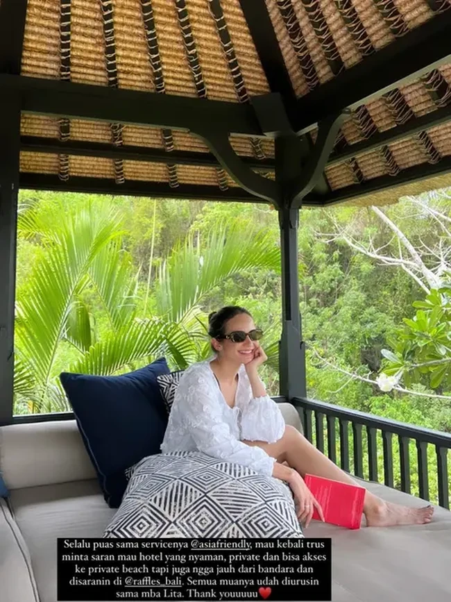 Setelah menikah dengan Molen Kasetra pada 21 Mei 2023, Enzy memutuskan untuk pindah ke Amerika mengikuti suaminya. Kepulangannya ke Indonesia sempat menghebohkan para sahabatnya karena secara tiba-tiba. Foto: Instagram/@enzystoria