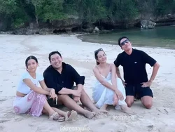 7 Foto Enzy Storia Liburan ke Bali Bareng Bestie, Cantik Natural Tanpa Makeup