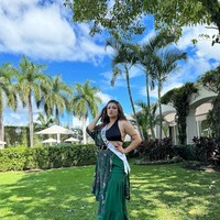 Jane pun mengungkap bahwa ia memiliki kondisi PCOS yang membuatnya mudah naik berat badan. Dikatakan jika baru-baru ini, bobotnya juga terpengaruh karena hormon yang juga mempengaruhi kepercayaan dirinya. Karena itu, ia ingin mengkampanyekan semangat cinta diri sendiri kepada orang banyak. Foto: Instagram Jane Dipika Garrett