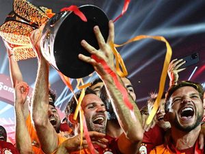 Momen Indah Juan Mata, Satu Tahun Dua Piala