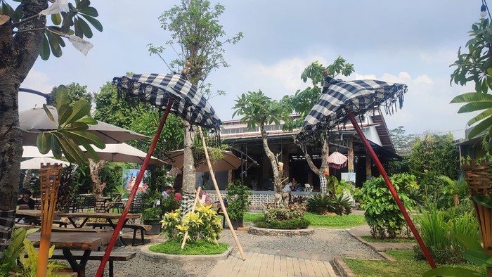 Kamboja Green House, kafe bernuansa Bali di Sasak Panjang