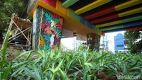 Penataan ini dilakukan untuk memperindah dan menghilangkan kesan kumuh pada area publik.  