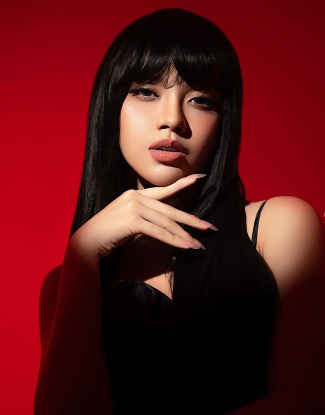 Posisi Lyodra Ginting mulai tergeser karena sebelumnya pada tahun 2021, dia berada di peringkat 8 wanita tercantik dunia. Sedangkan di tahun 2022, dia urutan ke-11. Foto: Instagram/@lyodraofficial