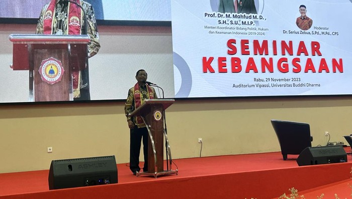 Mahfud Md di Universitas Budi Dharma