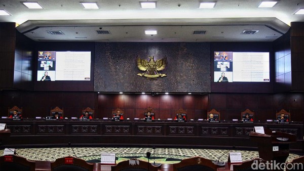 Momen MK Tolak Gugatan Syarat Usia Capres-cawapres