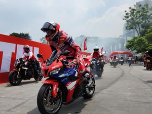 Komentar Pebalap WSBK Usai Riding di Jakarta: Lebih Panas dari Balapan