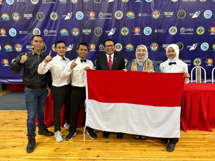 Pelatih atlet kejuaraan pencak silat Kazakhstan berasal dari Indonesia