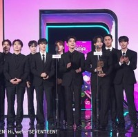 Selain ENHYPEN, ada TWICE, Stray Kids, NCT DREAM, ATEEZ, Lim Young Woong, ZEROBASEONE, BTS, TXT, dan SEVENTEEN yang menerima penghargaan ‘Worldwide Fans’ Choice’ hasil voting penggemar di MAMA 2023. Inilah penampilan SEVENTEEN yang semakin eksis di tahun ke-8 debutnya. Foto: dok. Mnet