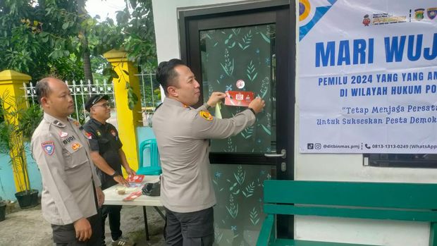 Polres Jaksel mengajak warga patroli Siskamling di siang hari demi mencegah curanmor
