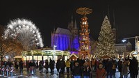 Suasana pasar Natal di Erfut, Jerman. Pasar Natal adalah tradisi Eropa yang telah dilakukan selama berabad-abad. AP/Martin Schutt