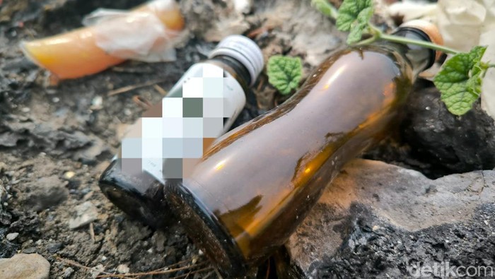 Pria gresik tewas pisau tertancap di mulut