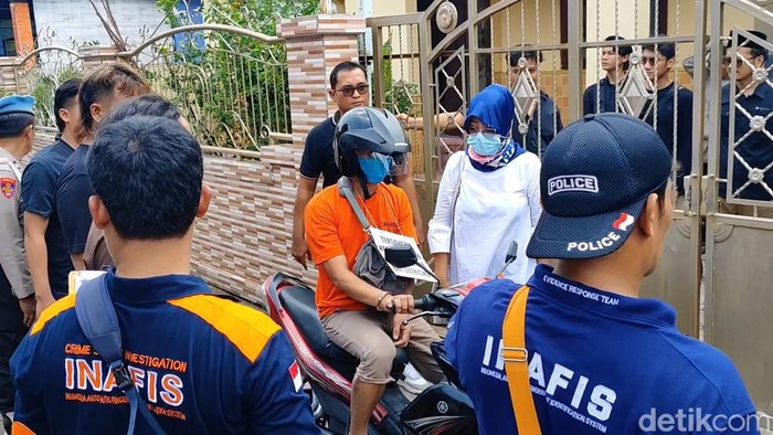 Rekonstruksi pembunuhan Endang di Pasuruan