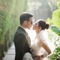 Salah satu momen pernikahan selebriti di Bali yang mencuri perhatian adalah resepsi Jessica Mila dan Yakup Hasibuan. Jessica Mila dan Yakup Hasibuan menggelar resepsi terakhir di Bali setelah rangkaian acara panjang sejak resmi menikah pada 5 Mei 2023. Foto: Instagram @jscmila