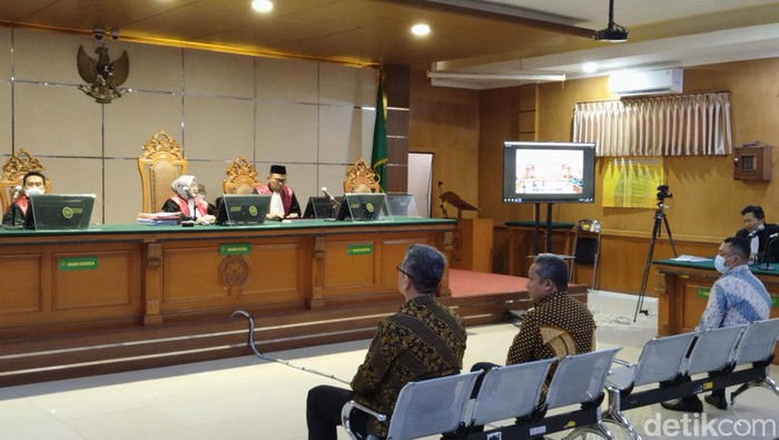 Sidang Yana Mulyana.
