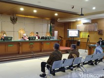 Yana Cs Dituntut 4-5 Tahun Bui di Kasus Korupsi Dishub Bandung