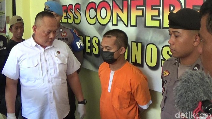 Tersangka pemerkosaan terhadap balita saat dihadirkan di Polres Wonosobo, Rabu (29/11/2023).