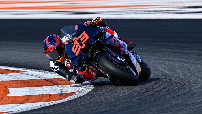Marc Marquez menjalani debut bersama Gresini dalam tes MotoGP di Sirkuit Valencia, Spanyol, Selasa (28/11).