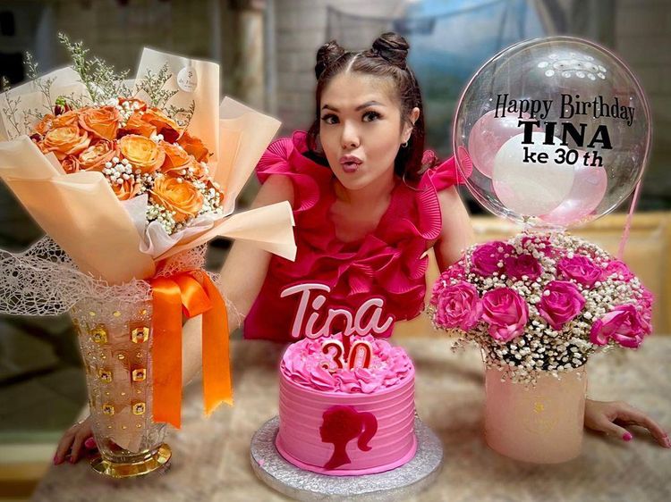 Tina Toon Doyan Kulineran Kaki Lima, Ngemil Gorengan dan Jajan Pecel