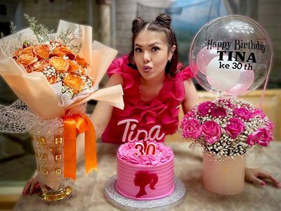 Tina Toon Doyan Kulineran Kaki Lima, Ngemil Gorengan dan Jajan Pecel