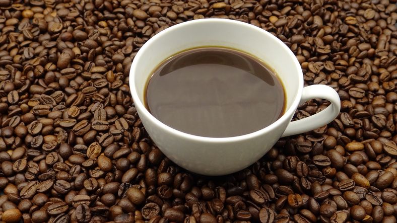 5 Tips Berhenti Minum Kopi Tanpa Sakit Kepala, Contek Yuk!