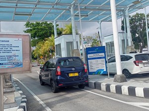 Mobil Lebih Suka Tunai, Penerapan Parkir Nontunai Bandara Ngurah Rai Mundur