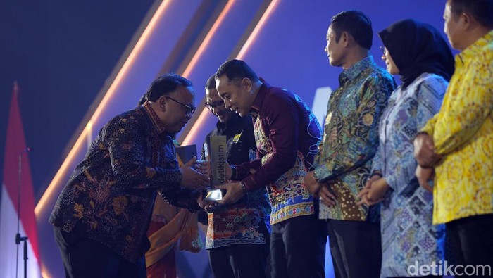 8 Peraih Penghargaan Anugerah Program Ekonomi Terpuji 8 Peraih Penghargaan Anugerah Program Ekonomi Terpuji