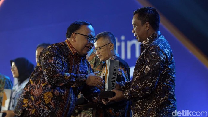 8 Peraih Penghargaan Anugerah Program Ekonomi Terpuji 8 Peraih Penghargaan Anugerah Program Ekonomi Terpuji
