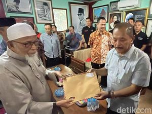 Abu Bakar Baasyir Titip Surat Nasihat ke Capres Ganjar Lewat TPD