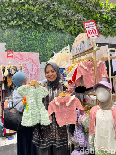 Acara Glam Local Warehouse Sale di Aeon Mall Tanjung Barat, Jakarta Selatan berlangsung mulai dari tanggal 28 November hingga 3 Desember 2023