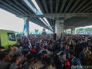 Kala Ucapan Bikin Macet Imbas Demo Buruh Berujung Sopir Truk Dipukuli